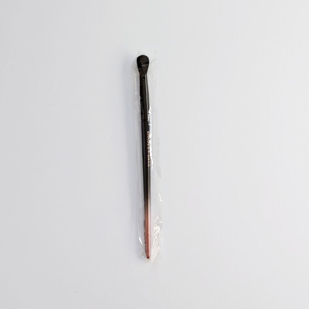 Shades by Shan Tapered Crease Makeup Brush (full size)